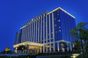 HUALUXE Yangjiang City Center, an IHG Hotel